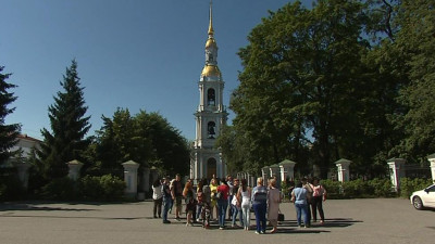 200 медиков из Москвы и Петербурга отправятся в бесплатные путешествия