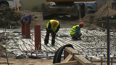 В Петербурге перераспределили средства на строительство соцобъектов