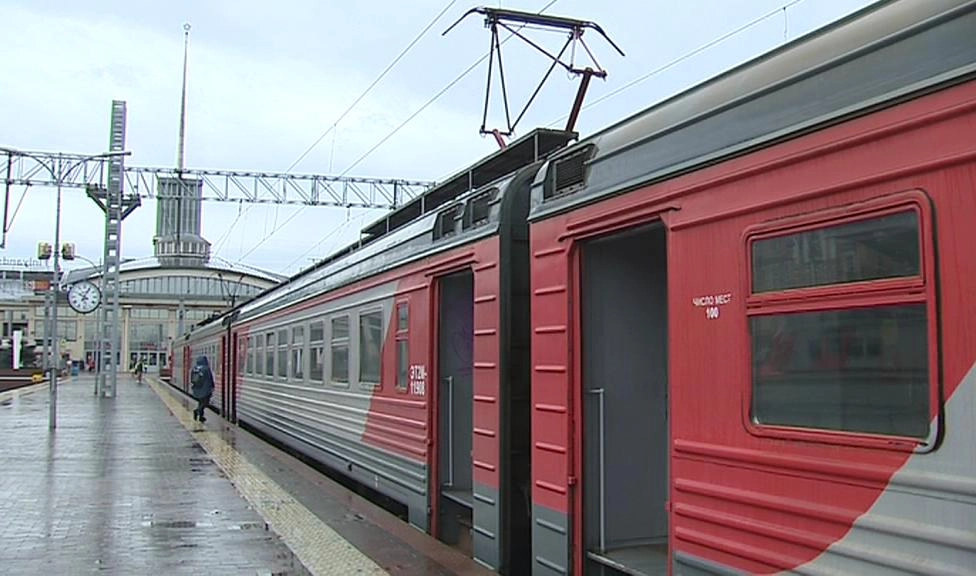 В Петербурге внедрили новую технологию оплаты на пригородных поездах - tvspb.ru