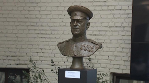 Государственному музею политической истории России сегодня передали в дар скульптуру легендарного маршала Советского Союза Георгия Жукова