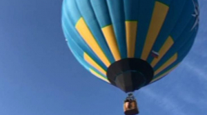 Воздушные шары в утреннем небе: крупнейший фестиваль воздухоплавания прошёл в Крыму