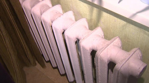 Петербуржцы жалуются, что в домах, где включили отопление, стало слишком жарко