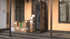 В больницу № 20 доставили маски и антисептики