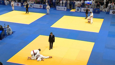 Более 400 атлетов борются за медали Турнира памяти Анатолия Рахлина