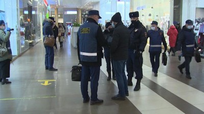 В ТЦ на Лиговском проспекте провели рейд по соблюдению масочного режима