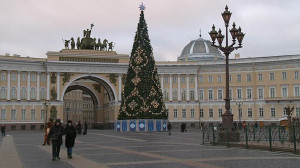 Главную елку Петербурга доставят на Дворцовую площадь в ночь на 8 декабря