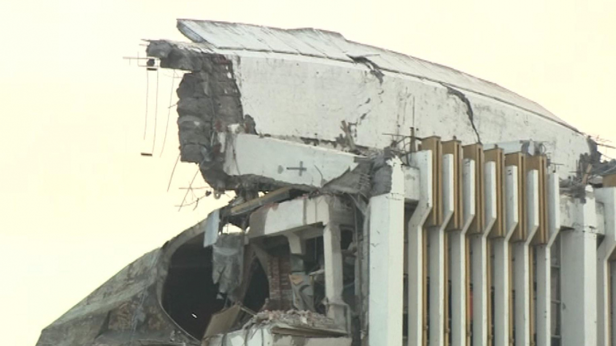 обрушение скк в санкт петербурге. аквапарк в санкт-петербурге у которого обрушилась крыша в 2004 году. обрушение скк в санкт петербурге. обрушение крыши скк петербургский. обрушение крыши скк петербургский.