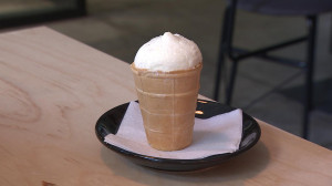 Кофе и десерт в одном стакане: съедобная посуда становится экотрендом петербургских кафе