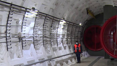 Между станциями «Садовая» и «Адмиралтейская» заменили «легкие» метрополитена
