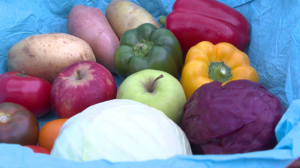 Как вы выбираете овощи и фрукты? Опрос на улицах Петербурга
