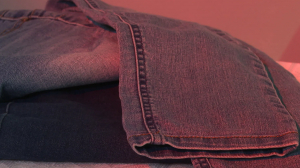 Джинсы ненужными не бывают: даём вторую жизнь отслужившим своё штанинам