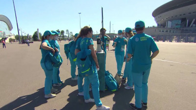 Комфортное пребывание болельщиков Евро-2020 в Петербурге обеспечивают 1200 волонтеров