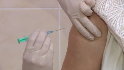 Миллионный вакцинированный ожидается в Петербурге