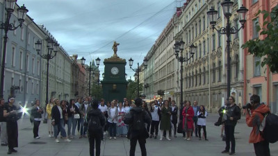 В Петербурге представили променад-спектакль SOMNUM