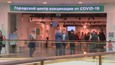 Очереди образовались в торговых центрах после введения QR-кодов