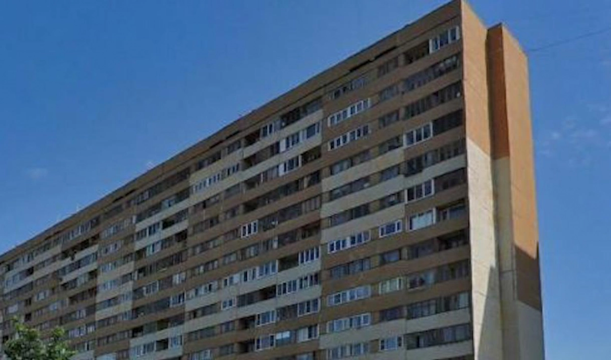 Пожилую женщину спасли из горящей квартиры в многоэтажке на проспекте Кузнецова, 32 - tvspb.ru