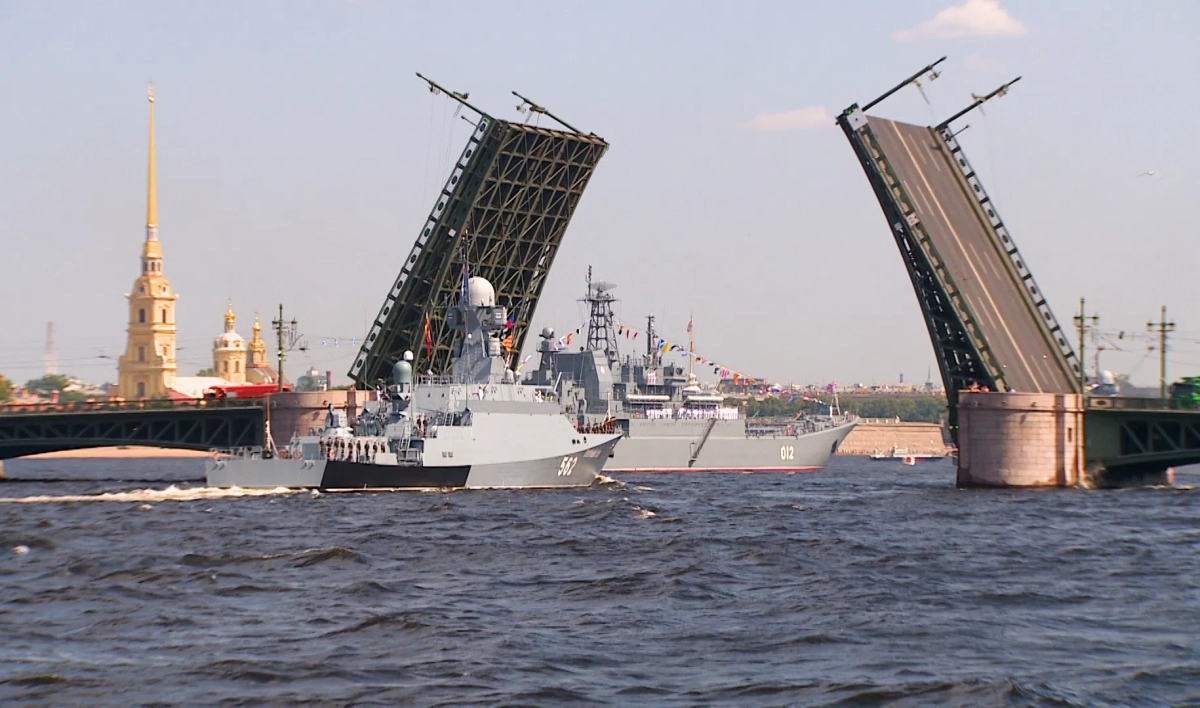 Умеренный ветер и потепление обещают петербуржцам на День ВМФ - tvspb.ru