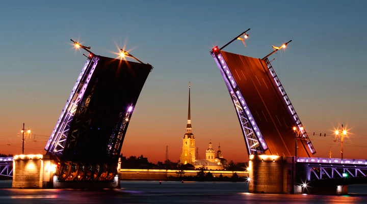 Сразу четыре моста в Петербурге грядущей ночью разведут до 6 утра - tvspb.ru