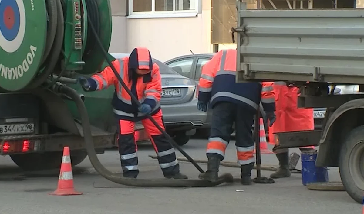 Жителям 12 домов на Большой Конюшенной вернули воду по временной схеме - tvspb.ru