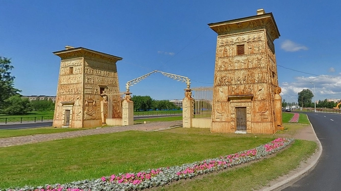 Египетские ворота Пушкина и обелиск в Павловске отреставрируют до конца года - tvspb.ru