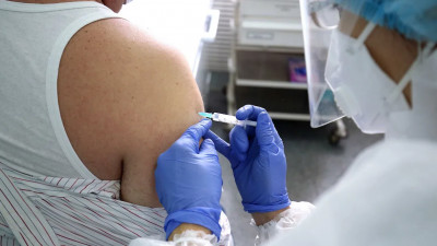 Эргашев рассказал о случаях осложнений после вакцинации от COVID-19