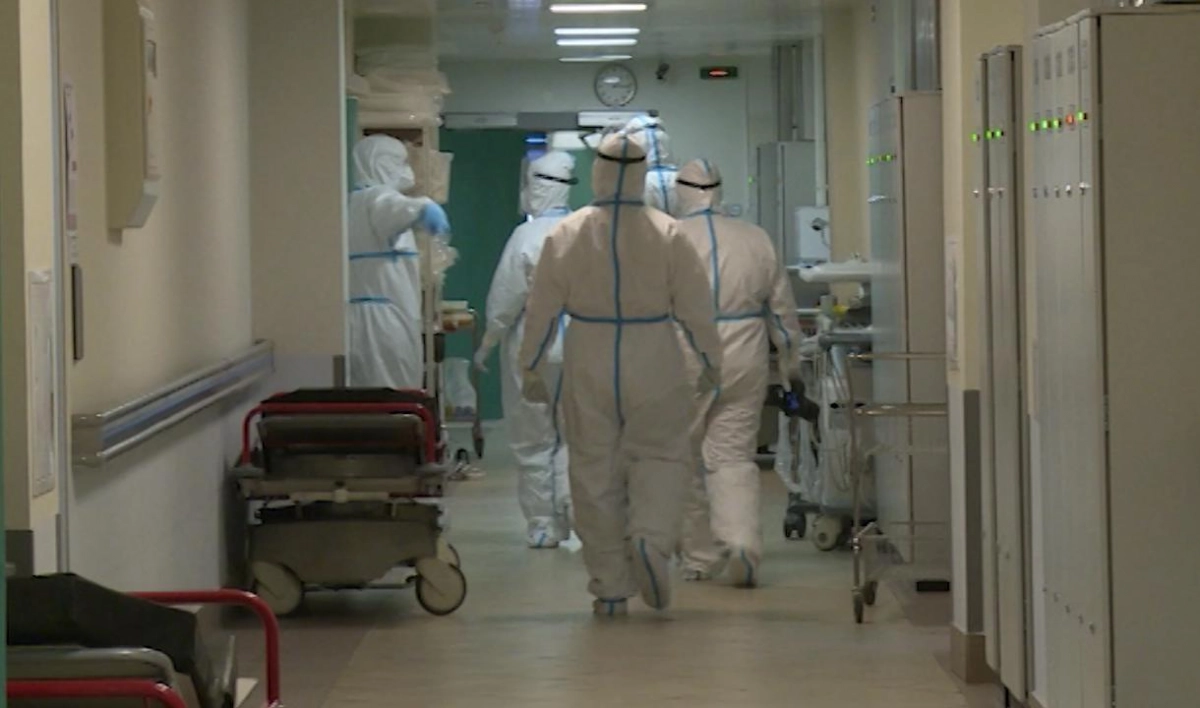 В Петербурге выявили еще 684 случая коронавируса - tvspb.ru