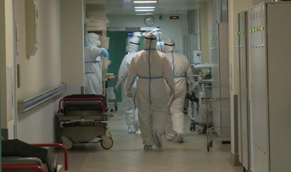 В Петербурге за сутки выявили 1087 случаев COVID-19 - tvspb.ru