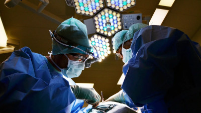 Петербургский хирург рассказал об особенностях операций с больными коронавирусом