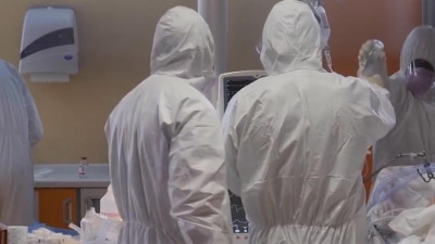 Работающим с COVID-19 медикам пенсионный стаж будет засчитываться как день за два