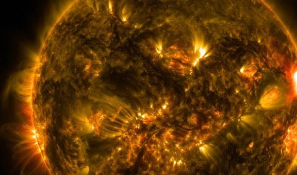 Ученые: Вспышки на Солнце приводят к погодным аномалиям на Земле - tvspb.ru