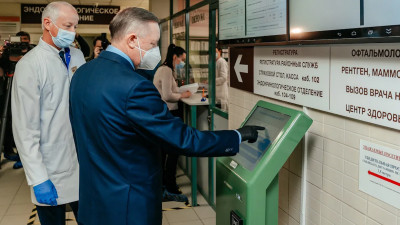 Александр Беглов намерен пройти повторную вакцинацию от COVID-19