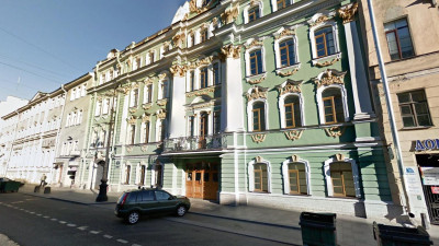 В центре Петербурга выставили на торги историческое здание за 250 млн рублей