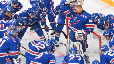 СКА принимает в Ледовом ярославский «Локомотив»