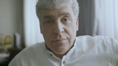 В интернете появилось видео, как Грудинин сбривает усы