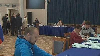 Последние штрихи: как готовятся избирательные участки Петербурга к выборам президента России