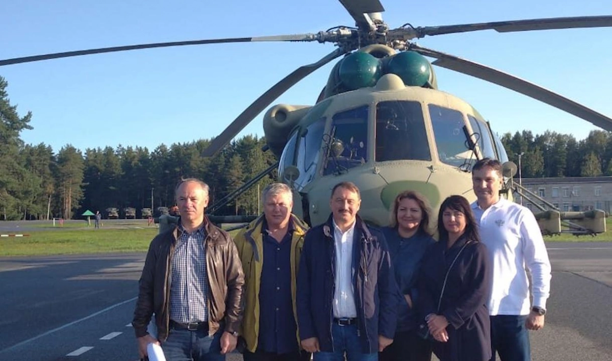 Досрочное голосование в Ленобласти. Вертолет доставил членов избиркома на острова в Финском заливе - tvspb.ru