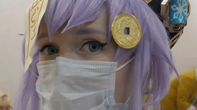 С оркестром, в свадебном платье и костюме фьеки: в разных регионах России заметили необычных избирателей