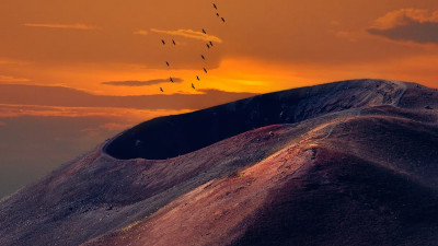 Проснувшийся вулкан Фаградальсфьядль в Исландии выставили на продажу