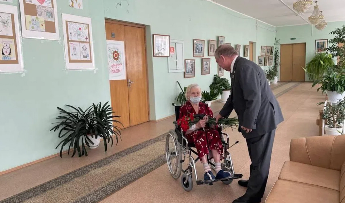 98-летняя пациентка Госпиталя для ветеранов войн рассказала, каким запомнила 9 мая 1945 года - tvspb.ru