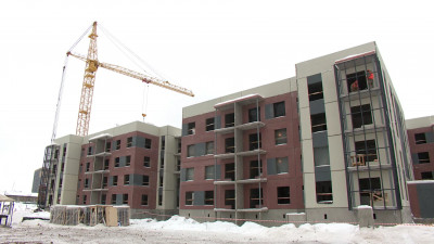 Олег Зотов проверил, как идет стройка квартала по программе «Молодежи – доступное жилье»