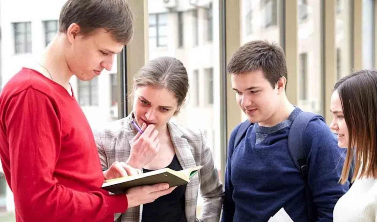 Вузам разрешили заселять в общежития только привитых студентов - tvspb.ru