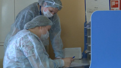 Тестирование на коронавирус в Петербурге выполняют 42 лаборатории