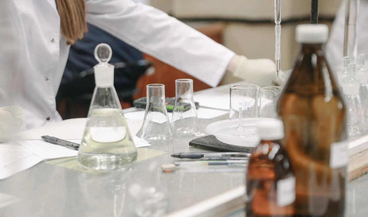 Петербургские ученые создали покрытие, которое делает любую ткань самоочищающейся - tvspb.ru