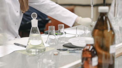 Петербургские ученые создали покрытие, которое делает любую ткань самоочищающейся