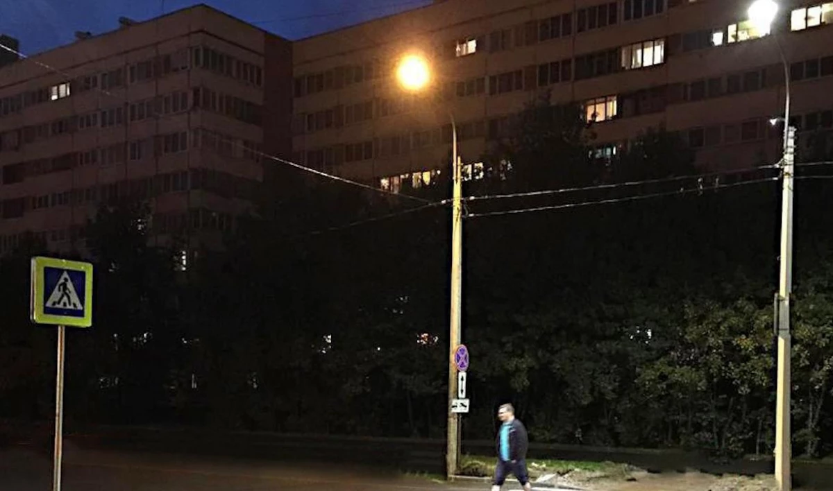 В Петербурге дополнительное освещение получили 40 пешеходных переходов - tvspb.ru