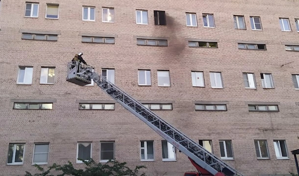 Три женщины пострадали в пожаре на улице Маршала Тухачевского - tvspb.ru