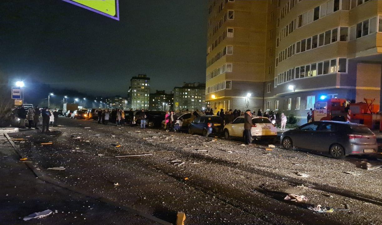 пожар на окружной улице во всеволожске. горит дом в всеволожске ленинградской области. пожар в ленинградской области. улица шевченко 12 всеволожск.