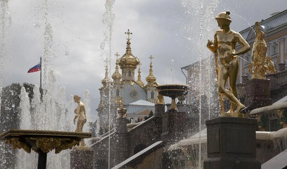 В Петергофе в честь 315-летия пустят фейерверки и включат фонтаны - tvspb.ru