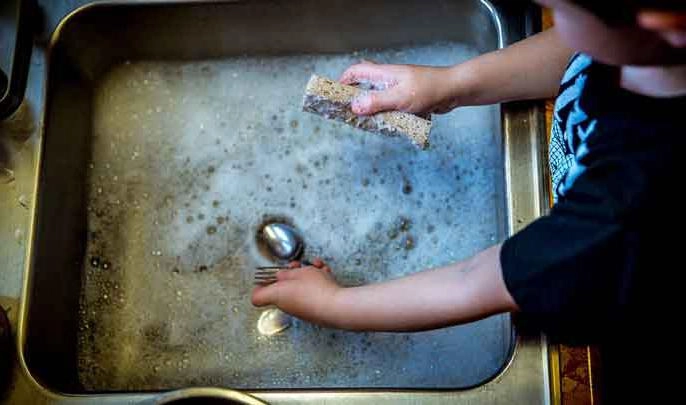 Роскачество рассказало, как выбрать безопасное средство для мытья посуды - tvspb.ru