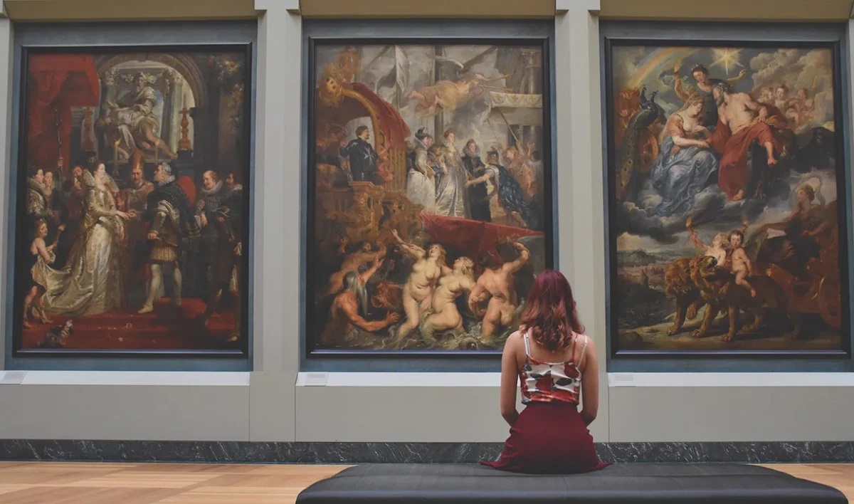 Предметы искусства, виски и женские сумки: какие инвестиции могут принести дополнительный доход - tvspb.ru